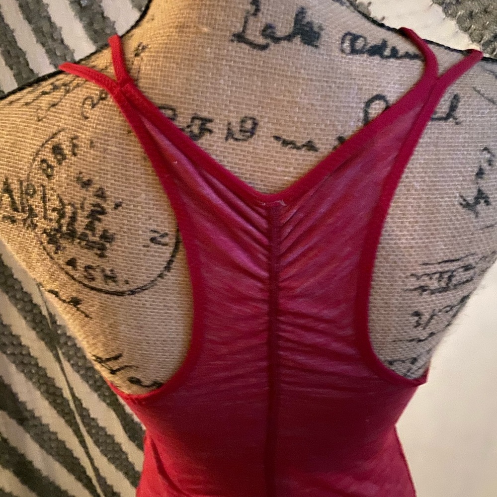 Red Tank - Picture 5 of 6